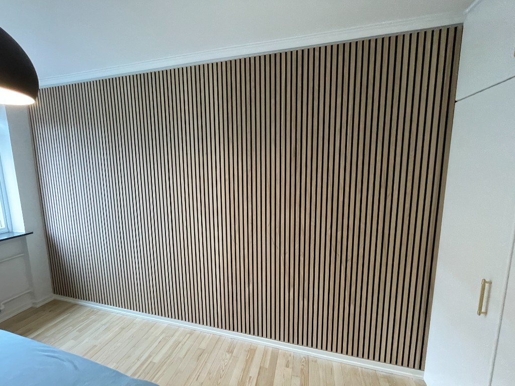 Træpaneler fra et praktisk handyman-projekt